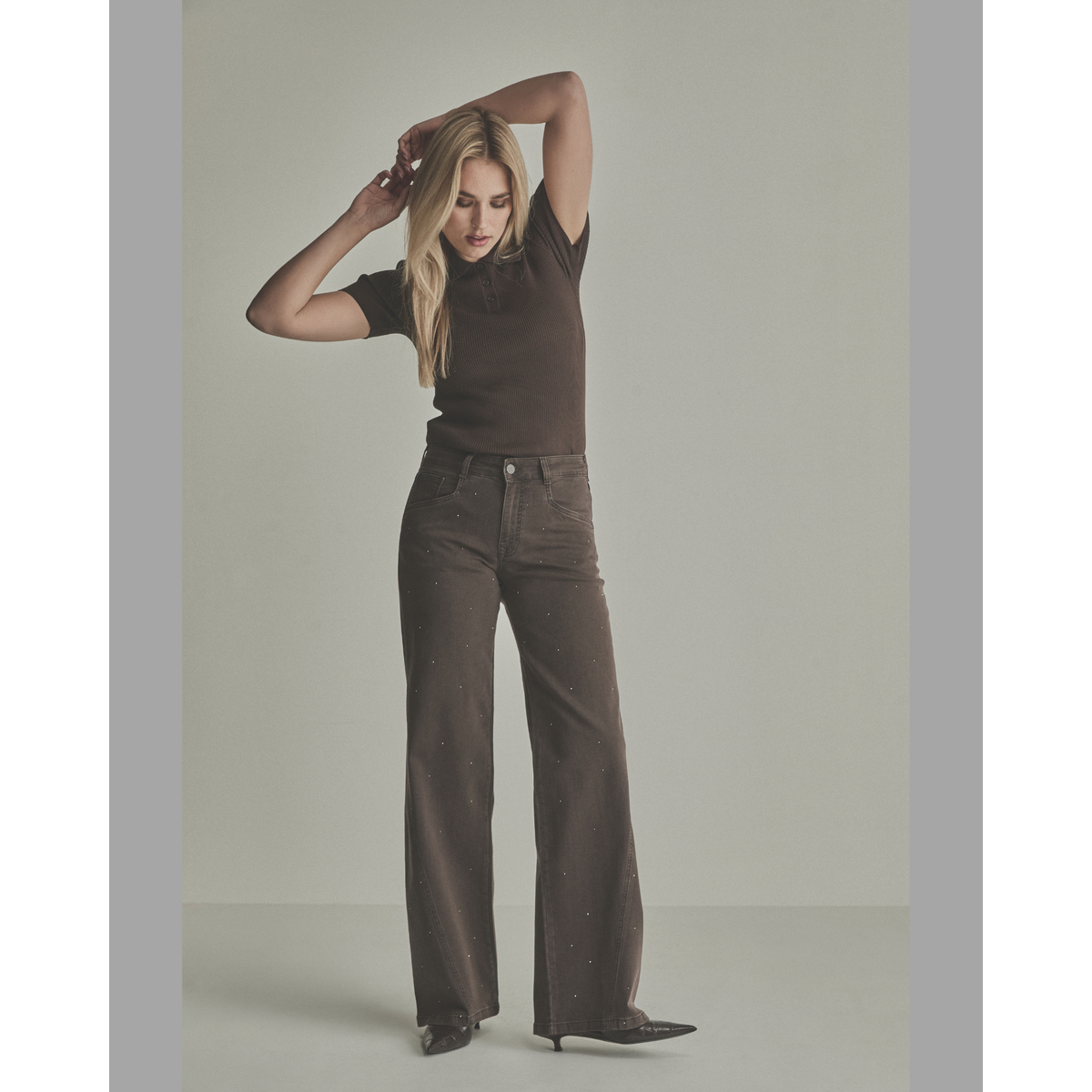 Para Mi bruine broek met subtiele sparkle steentjes